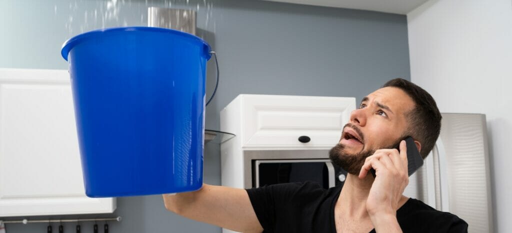 Water Damage in Tampa Calling Insurance Company 