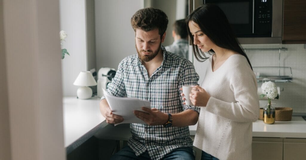 Comparing Independent and Public Adjusters in Florida